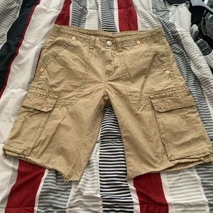 Size 38 true religion cargo shorts